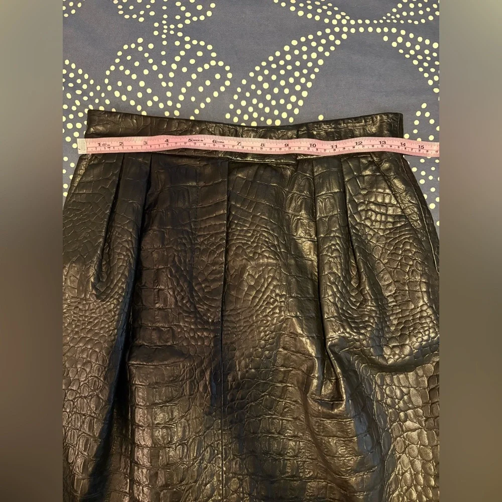 MaxMara Manila Black Pleated Croc-Effect Mini Skirt Size 4 EUC - Picture 7 of 10